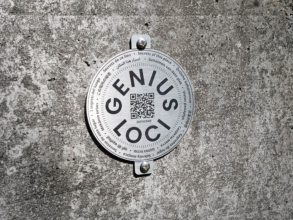 Medaille Genius Loci mur en béton